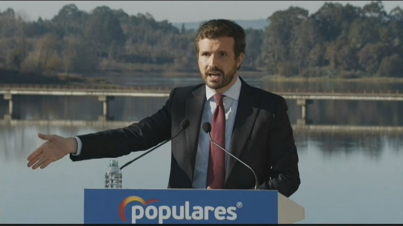 Casado llama "incompetente" y "defraudadora fiscal" a Calviño