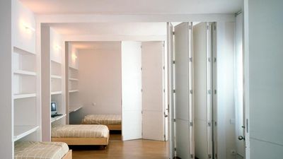 Visitamos la única casa plegable de España, y está en Madrid