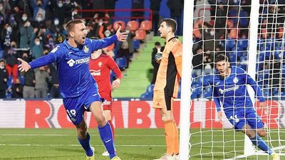 Poveda cierra el círculo