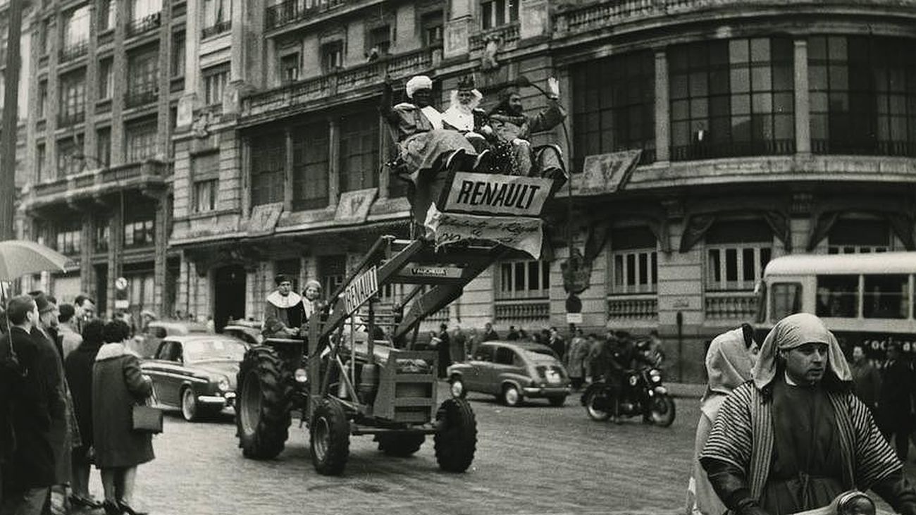 Los Reyes Magos llegaron a Madrid...en una excavadora