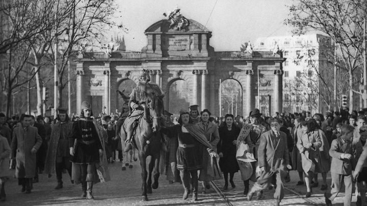 Cabalgata celebrada en Madrid, en 1948 / URECH