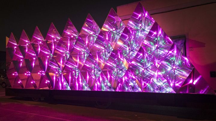 Una de las carrozas reales de la cabalgata de 2018 antes de su incorporación a la comitiva / MADRID.ES