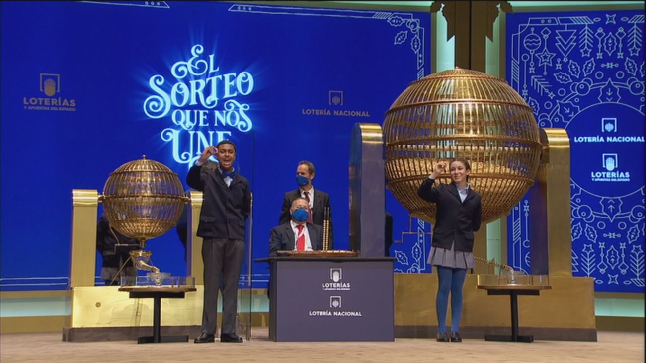 El segundo premio de la Lotería de Navidad, el 72.119, se 'olvida' de Madrid