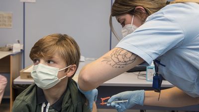 Se estanca la vacunación infantil: solo el 56% de los niños tiene una dosis en España; en Madrid un 46%