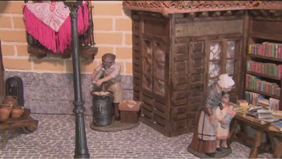 Organilleros, barquilleros, castañeras...  el Nacimiento que cambia las calles de Belén por las del Madrid más castizo
