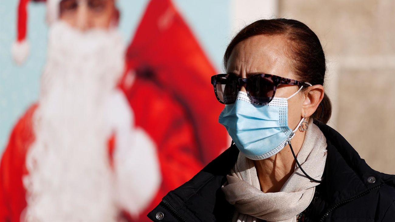 Vuelven las mascarillas en exterior con muchas dudas y confusión