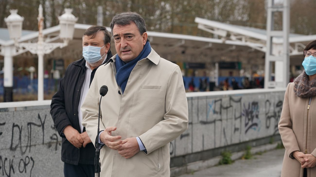 El PNV advierte a Felipe VI que "integridad y credibilidad" no es "cambiar de foto y escenario del discurso"