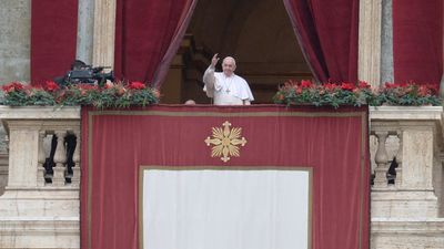 El Papa imparte la bendición 'Urbi et Orbi' y pide llevar la vacuna a los países pobres