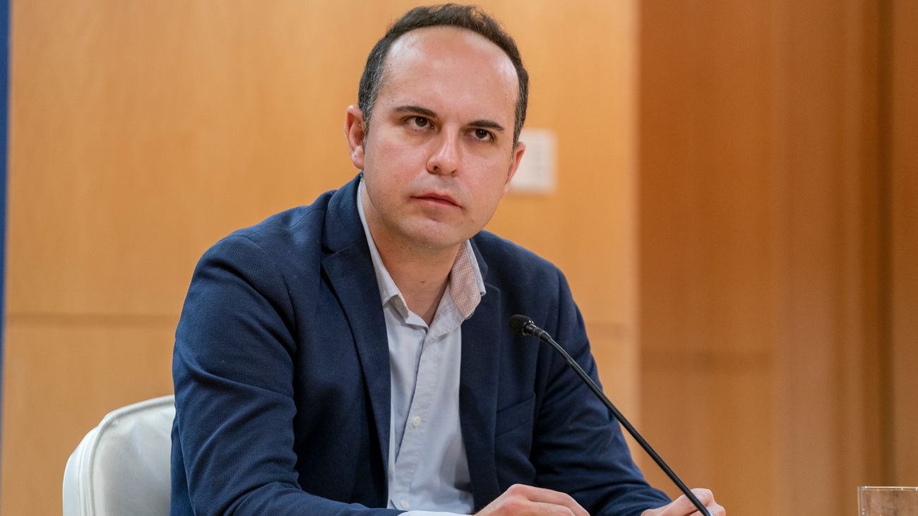 Calvo: "Los ciudadanos están demandando que salgamos de las trincheras ideológicas y seamos capaces de pactar"