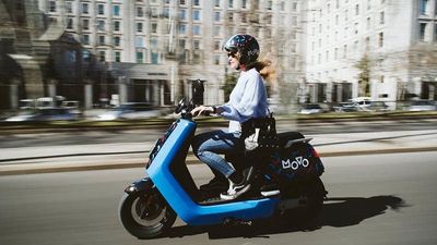 ¿Es partidario de que las motos sean todas eléctricas en Madrid?