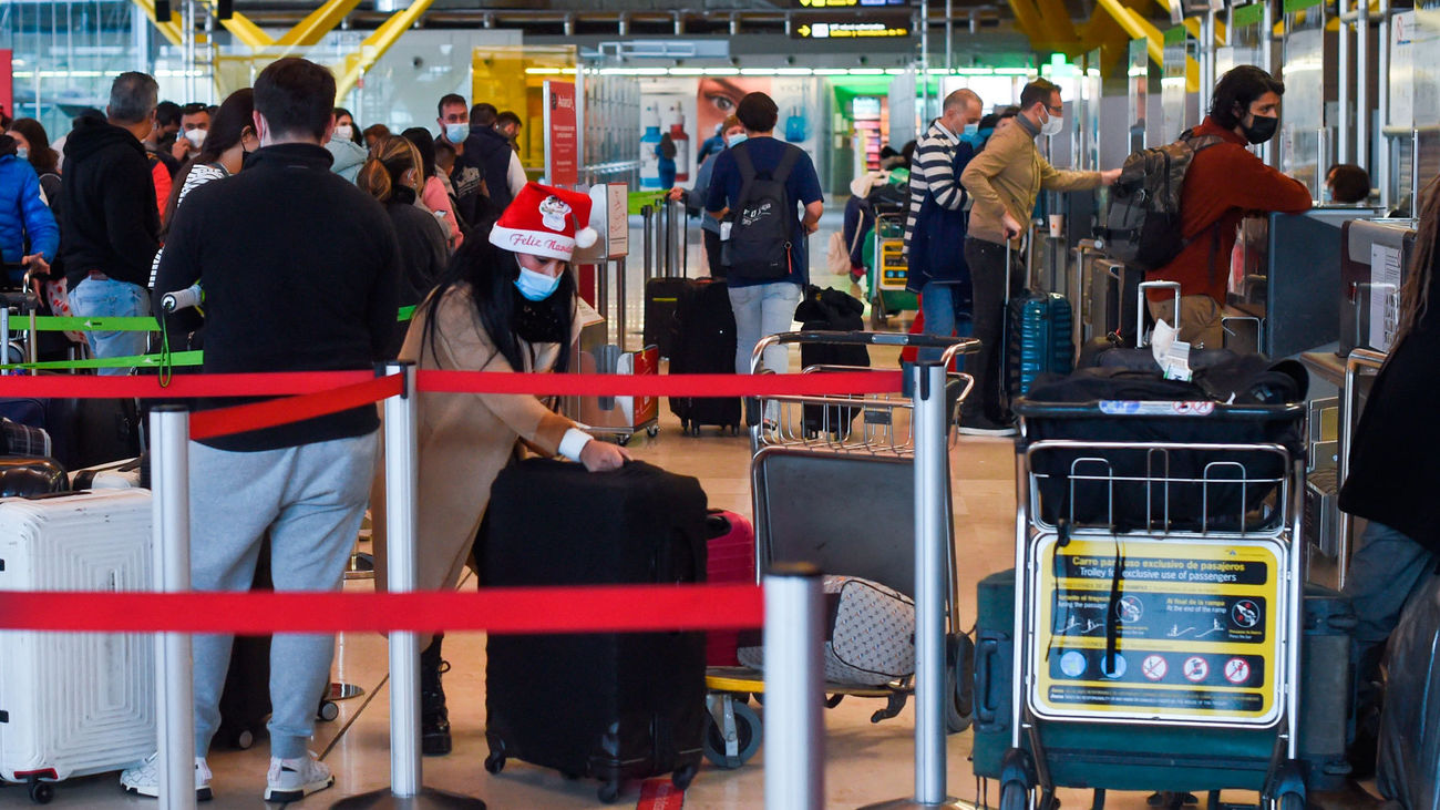 La ausencia de restricciones anima a miles de turistas a celebrar el fin de año en Madrid