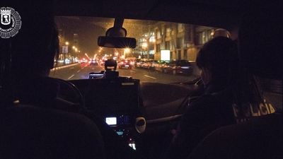 Detenida la madre de un niño de 2 años tras dejarle llorando en la terraza de su casa en Villaverde