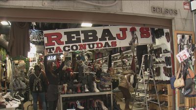 Día de compras antes de Reyes con las primeras rebajas