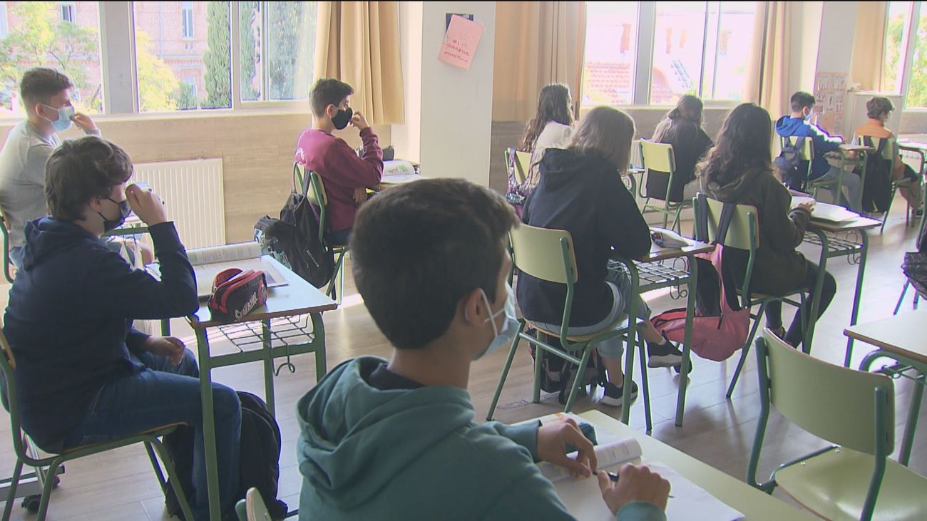 Gobierno y autonomías quieren presencialidad y  'vuelta al cole' el 10 de enero