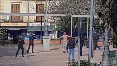 Detenido con dos hachas y un martillo cuando intentaba atacar la Subdelegación de Gobierno en Cuenca