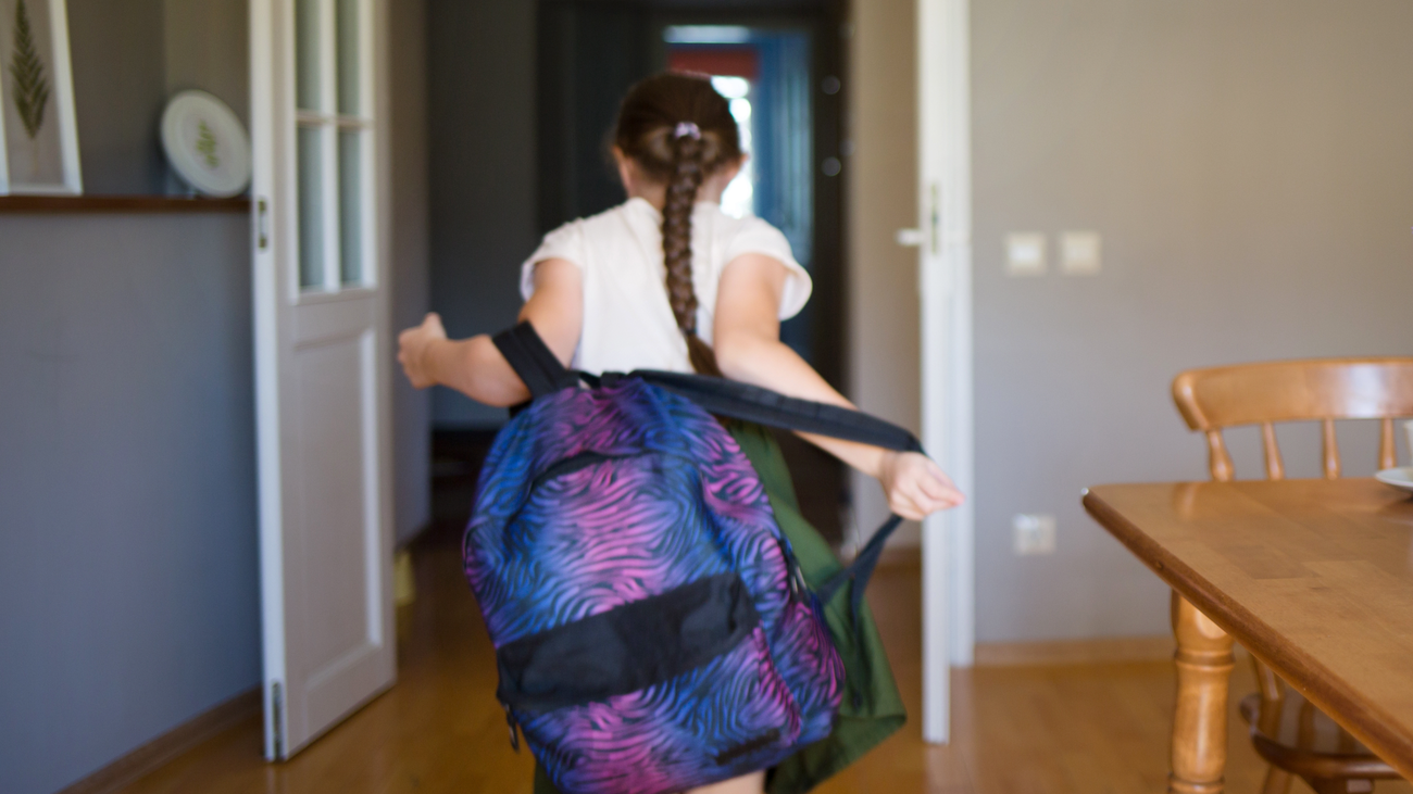 Los alumnos de un colegio de Paracuellos de Jarama llevan 3 años recibiendo las clases en barracones