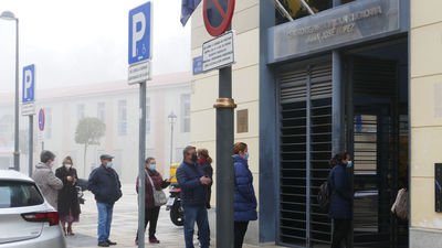 Móstoles entrega test gratis a los vecinos en las juntas de distrito