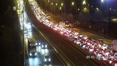 Gran atasco en la A-6, a la altura de Majadahonda, por un accidente con cuatro heridos