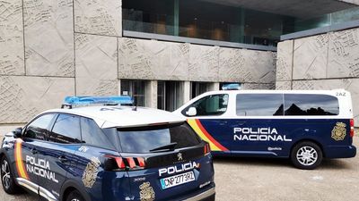 Policías salvan a un hombre de morir desangrado en Torrejón de Ardoz