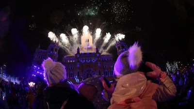 Un gran telescopio, animales gigantes, un planetario y fuegos artificiales en la Cabalgata de Reyes de Madrid