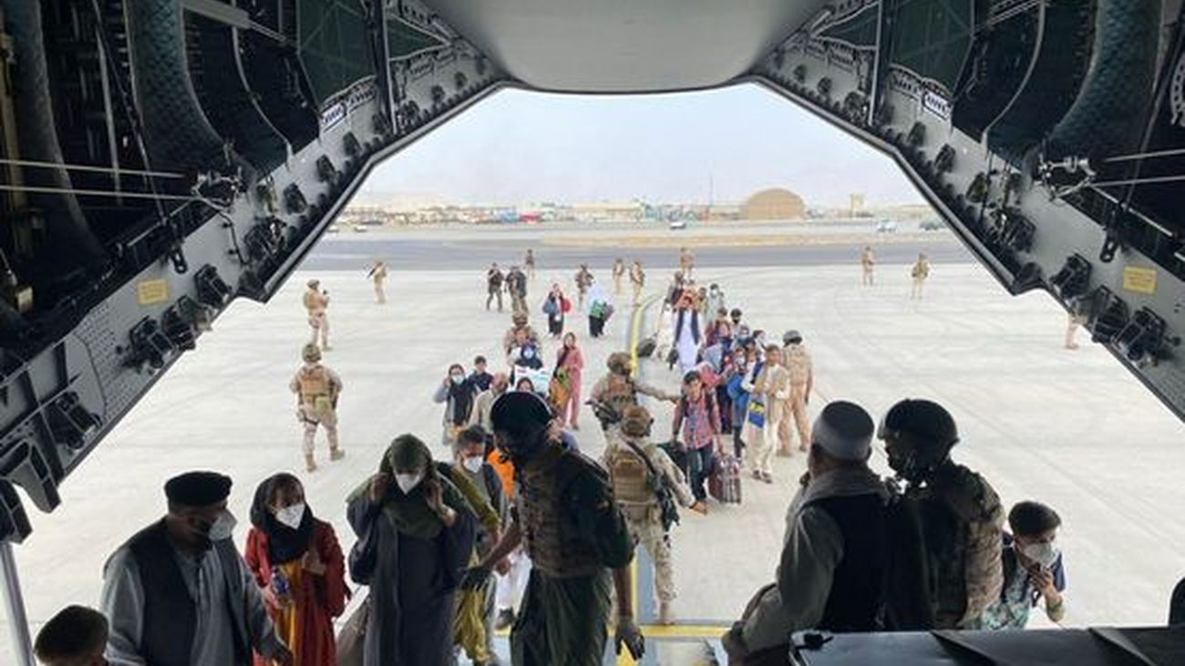 Primera evacuación de civiles afganos por tropas españolas