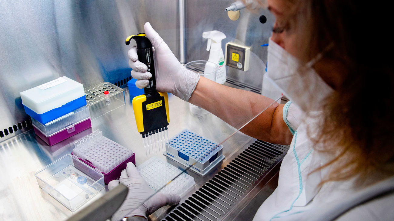 La OMS vigila la variante IHU detectada en Francia, pero aclara que "no está circulando muy activamente"