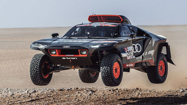 Carlos Sainz sigue con problemas en el Rally Dakar