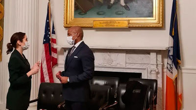 Ayuso se reúne con el alcalde de Nueva York para tratar la gestión de la pandemia