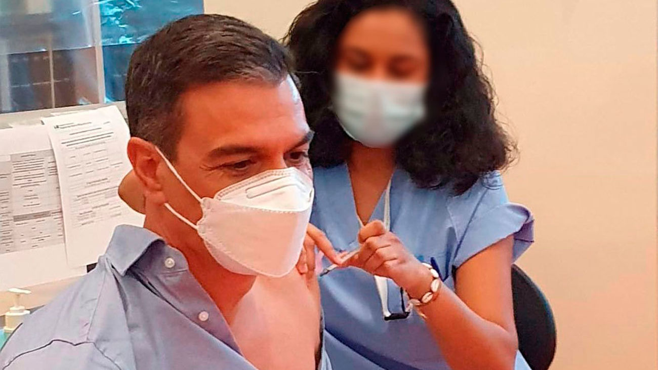 Pedro Sánchez recibe la tercera dosis contra la covid-19 en el Hospital Puerta de Hierro