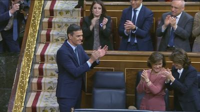 Sánchez presume de su gestión y la oposición le acusa de haberse instalado en la mentira continua