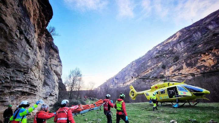 Rescatada por el GERA una escaladora de 28 años en el Pontón de la Oliva, Patones