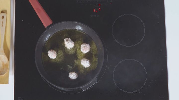 Receta de albóndigas en salsa de cebolla