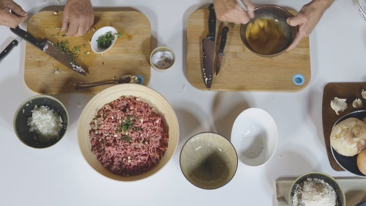 Receta de albóndigas en salsa de cebolla