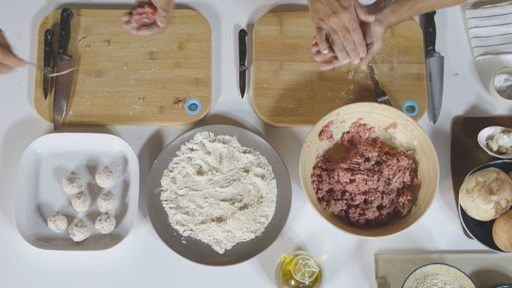 Receta de albóndigas en salsa de cebolla