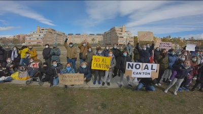 Vecinos de Carabanchel protestan por la reubicación de dos cantones de limpieza