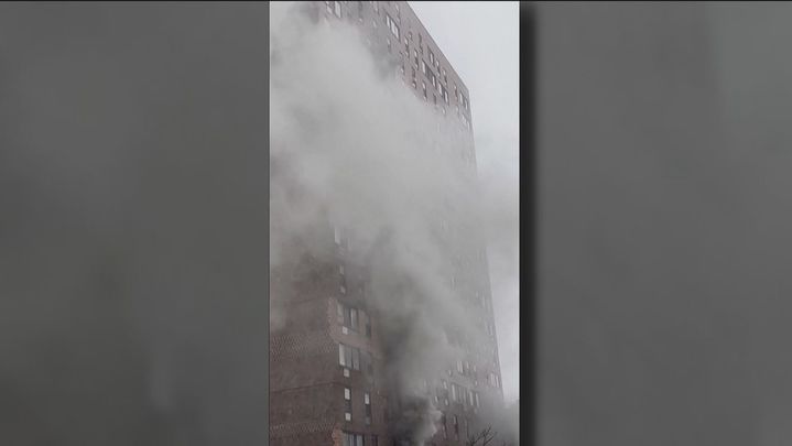 Una de las primeras imágenes del incendio del Bronx / REDACCIÓN