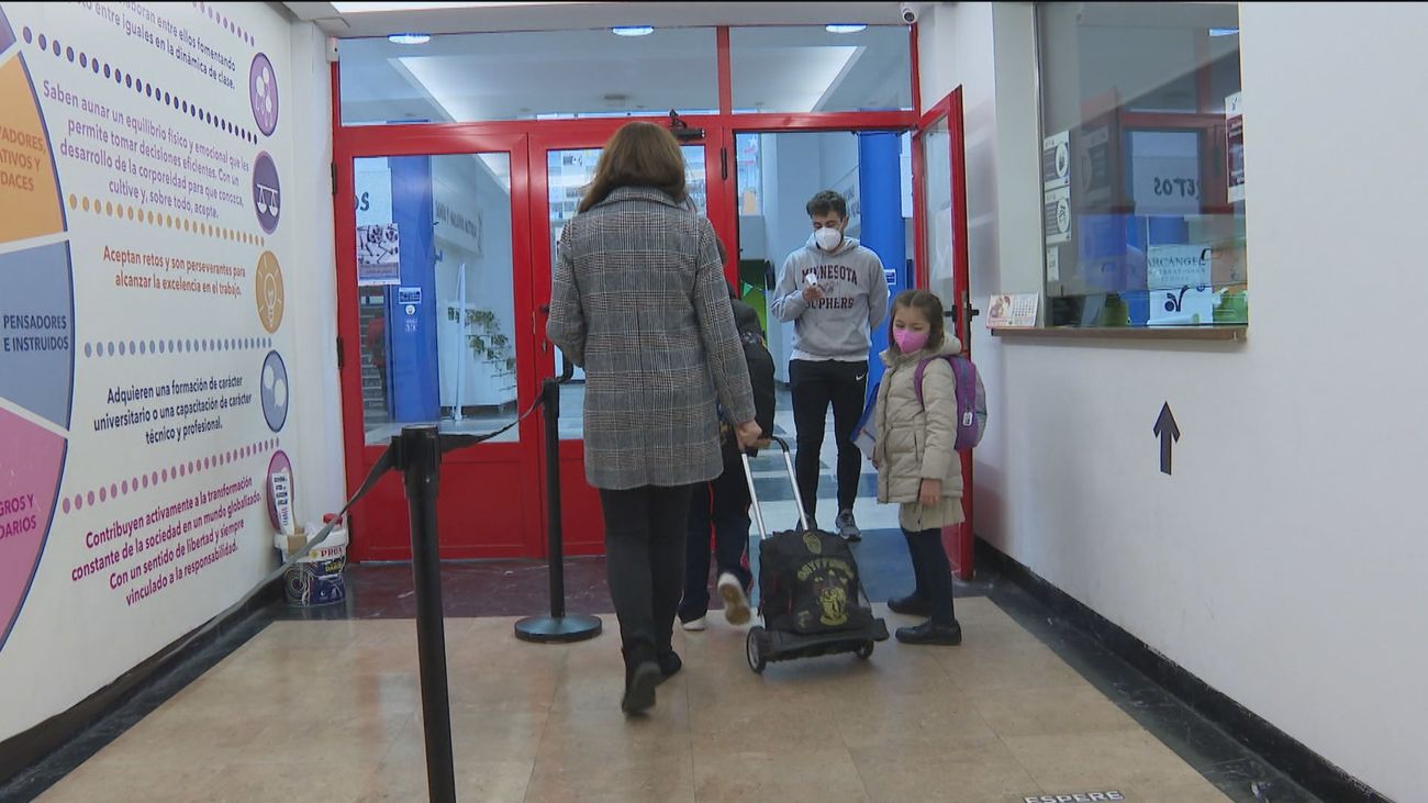 2.377 profesores están de baja en la Comunidad de Madrid que ya ha hecho casi mil llamamientos