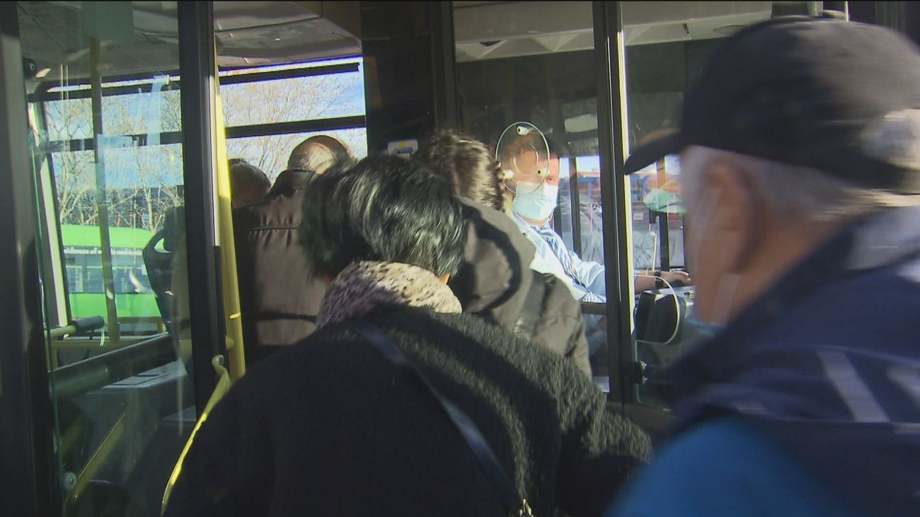 Éxito de los autobuses gratis en Madrid: El número de usuarios ha sido un 7% mayor en hora punta