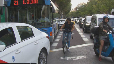 Una 'bicifestación' partirá este domingo desde Cibeles para reclamar una red ciclista de carriles protegidos
