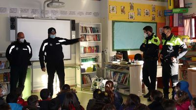 Arranca 'Agente Tutor' en Sevilla la Nueva contra el bullying, el absentismo o la exclusión social