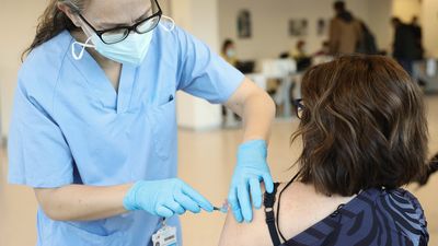 La Comunidad suma 8.981 nuevos casos de Covid, 386 hospitalizados y 27 muertos más en la última semana