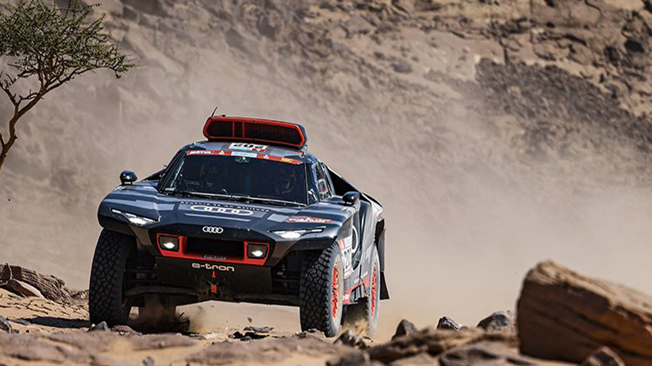 Sainz, segundo tras Peterhansel en la décima etapa