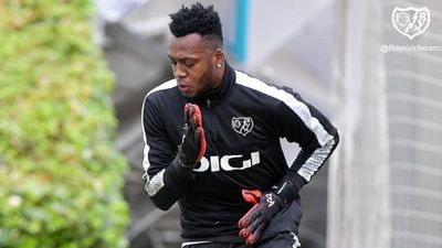 El Rayo negocia la salida de Arboleda a Newell's Old Boys