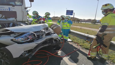 Tres heridos en un accidente entre un camión y tres turismos en la M-50 en Alcorcón