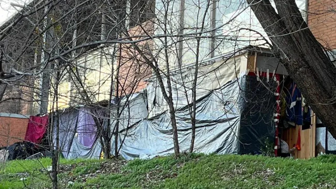 Chabolas en la estación Las Retamas de Alcorcón