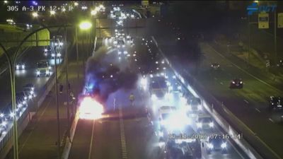 Sofocado el incendio de un vehículo en la A-3 que ha mantenido cortado un carril a la altura de Santa Eugenia