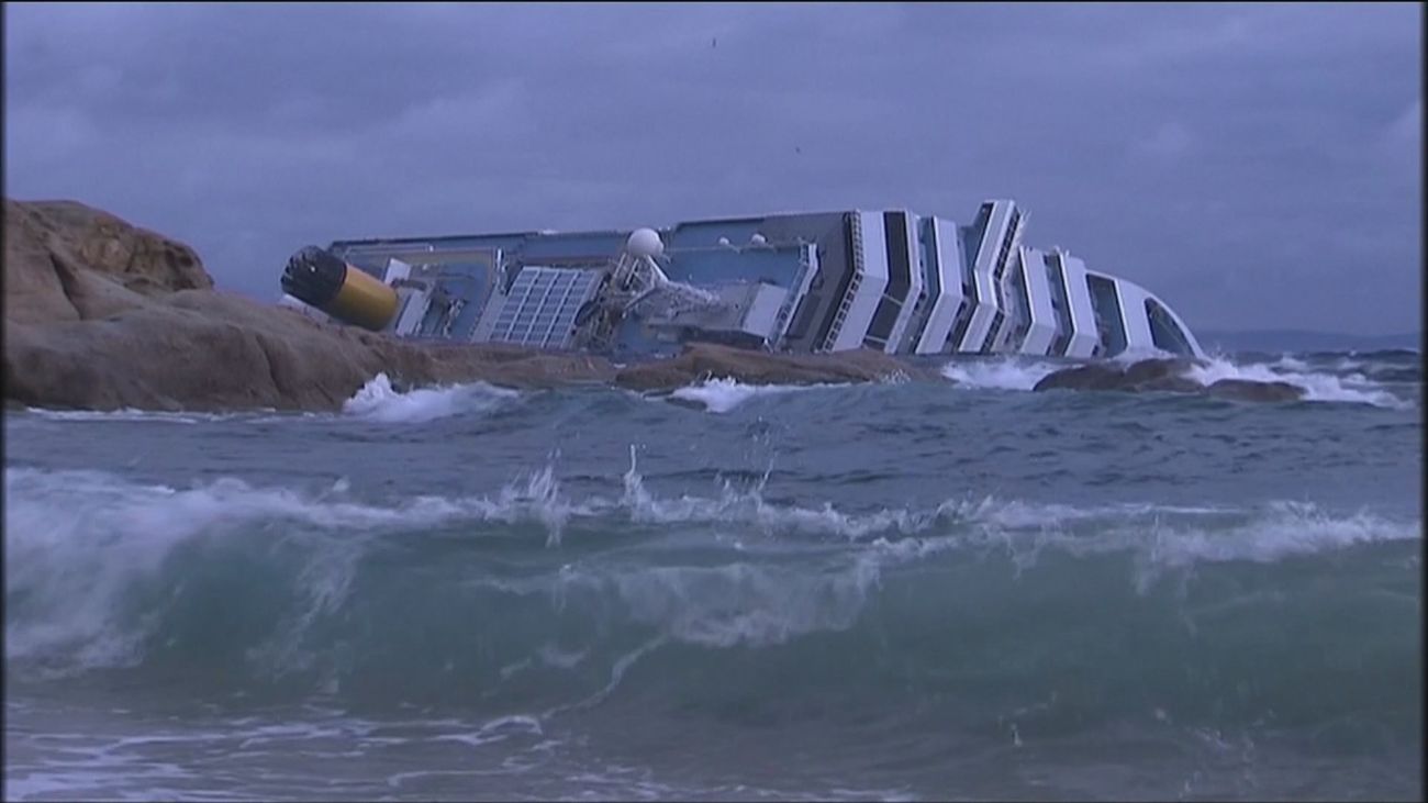 Diez años del naufragio del Costa Concordia y del "comportamiento infame" de su capitán