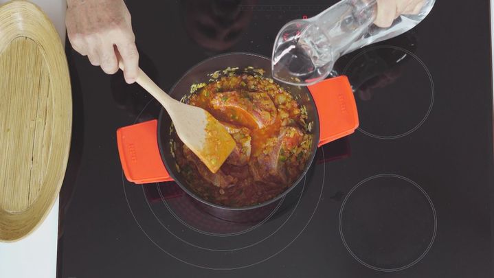 Receta de patatas con costillas y níscalos