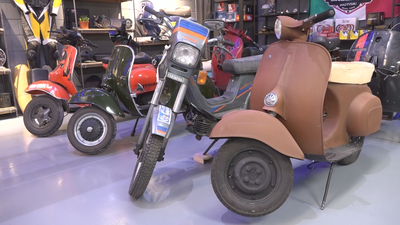 Nos colamos en un taller/museo de Vespas en Alcalá de Henares