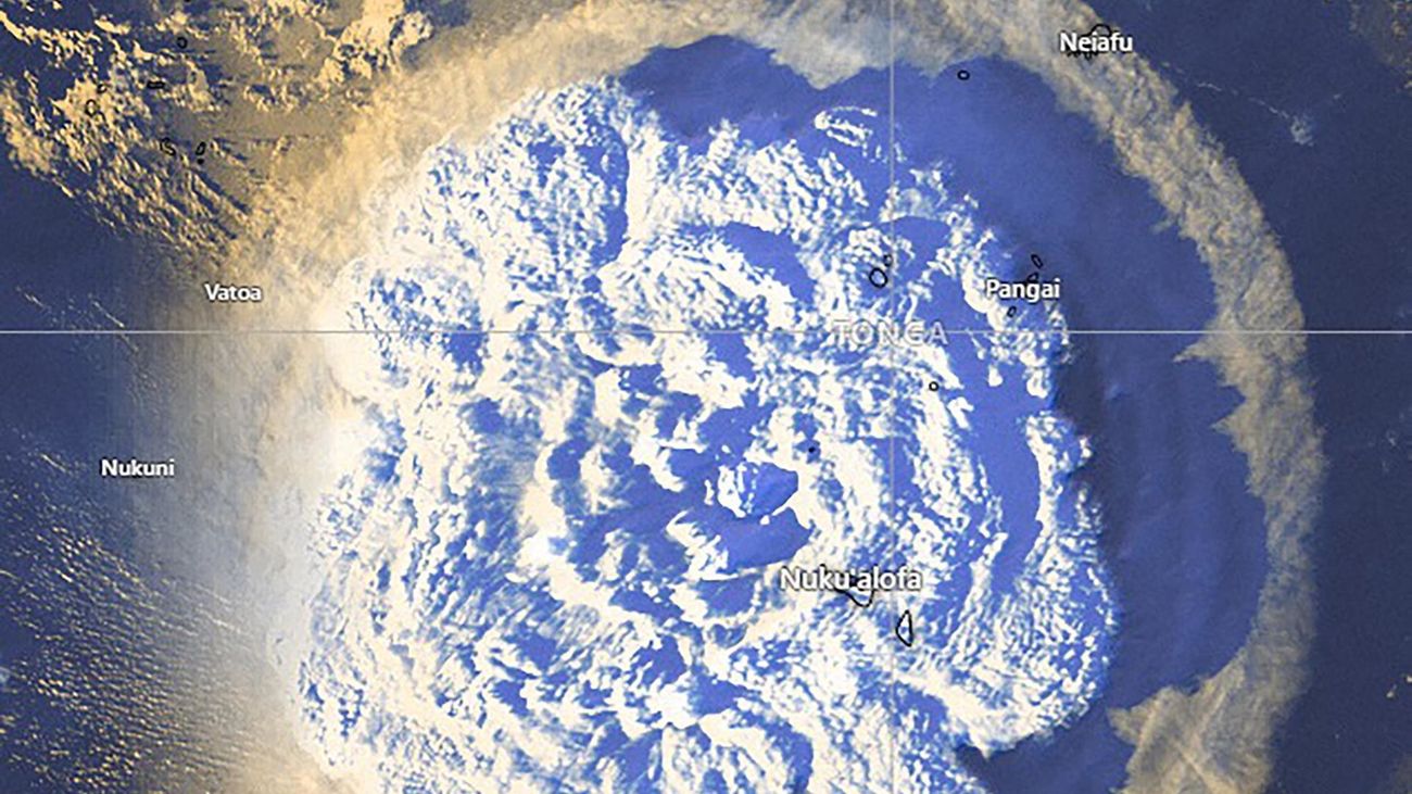 La espectacular imagen de la erupción del volcán de Tonga a vista de satélite